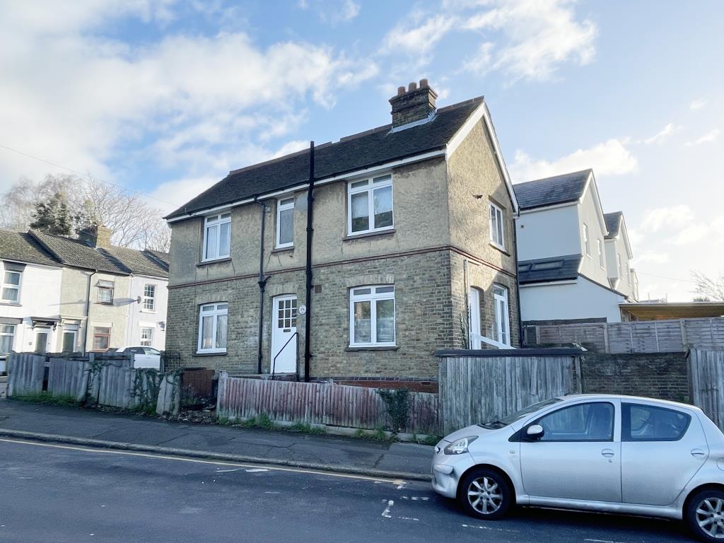 Lot: 27 - DETACHED HOUSE FOR MODERNISATION -